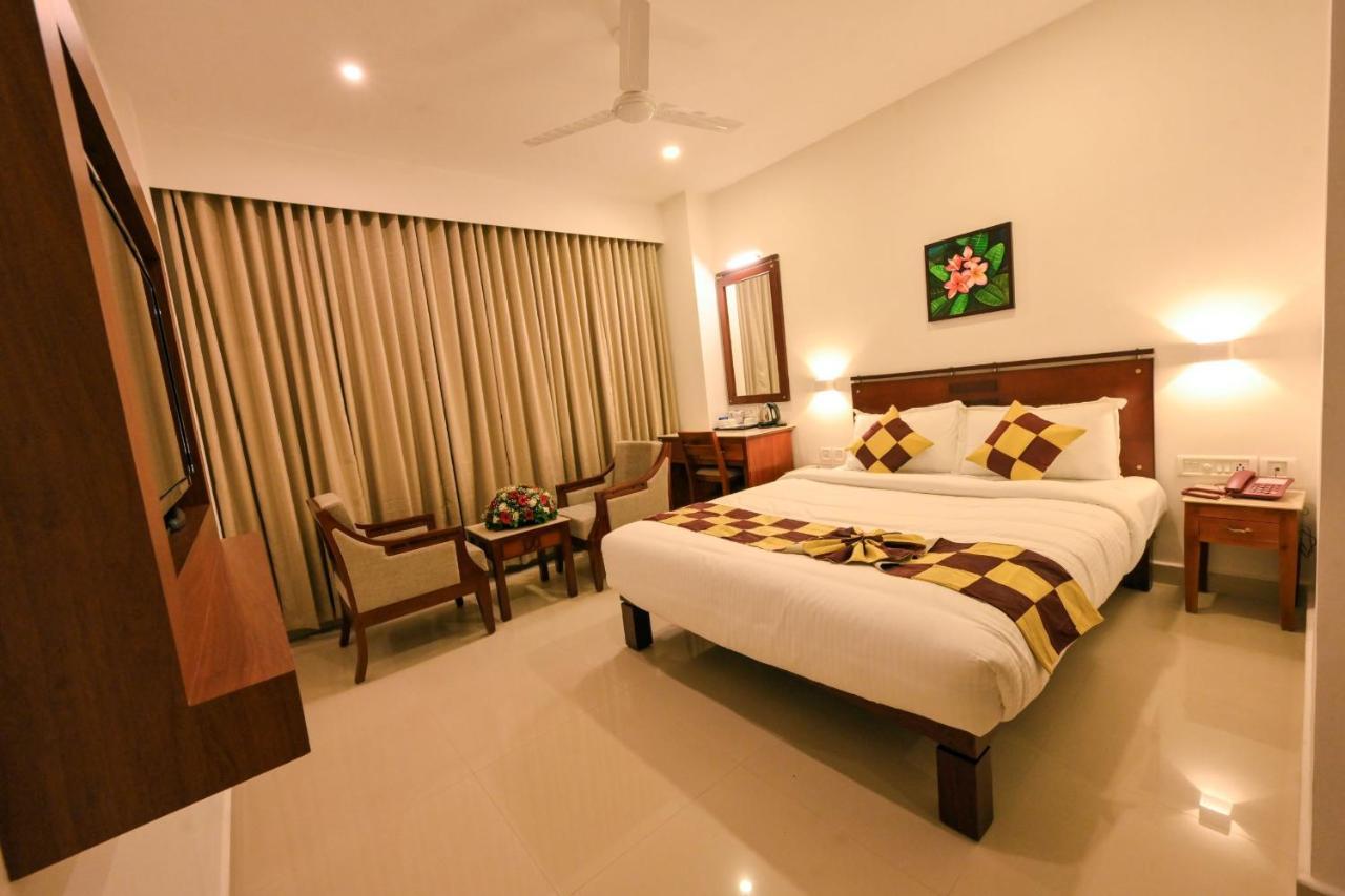 Hotel Kabani International Muvattupuzha Exterior photo
