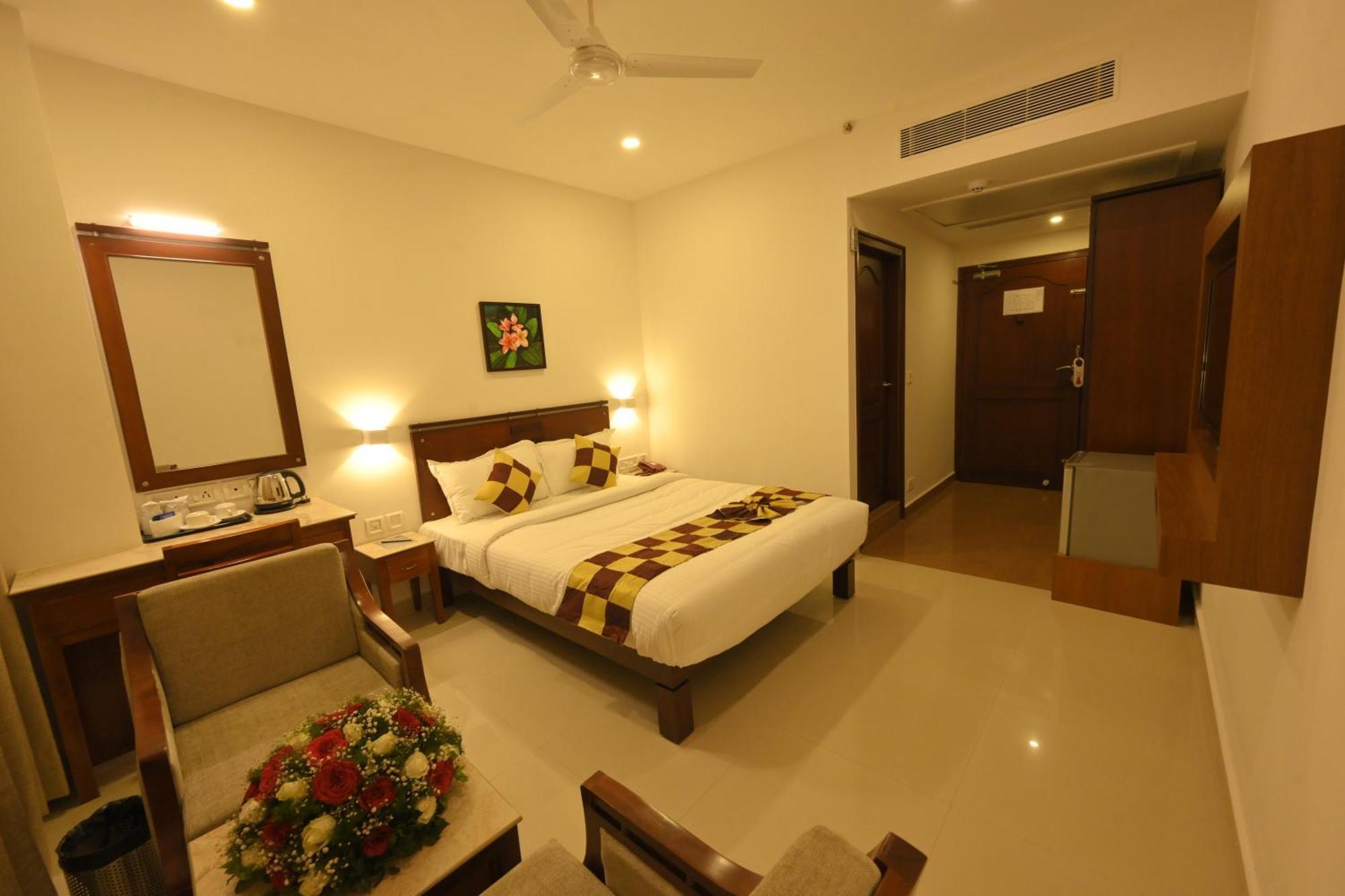 Hotel Kabani International Muvattupuzha Exterior photo