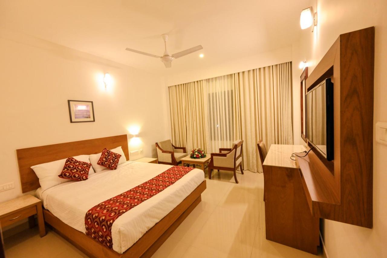 Hotel Kabani International Muvattupuzha Exterior photo